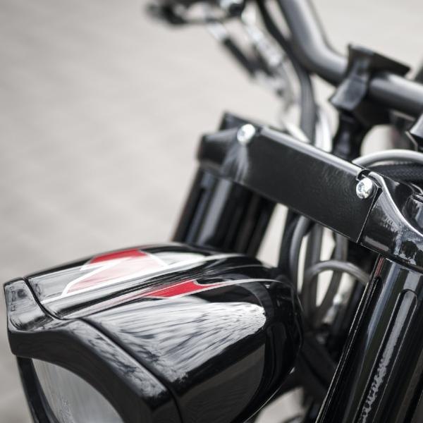V-Rod Headlight Top Triple Tree Cover Bracket
