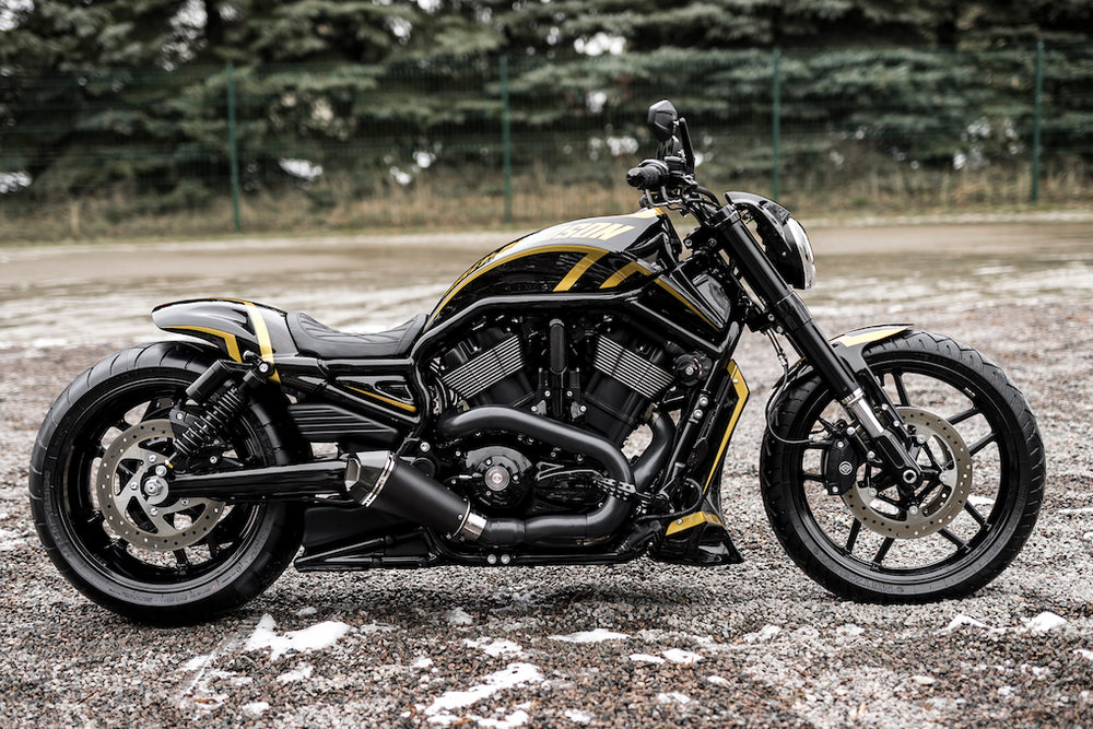 Harley Davidson motorcycle with Killer Custom V-Rod seat for 