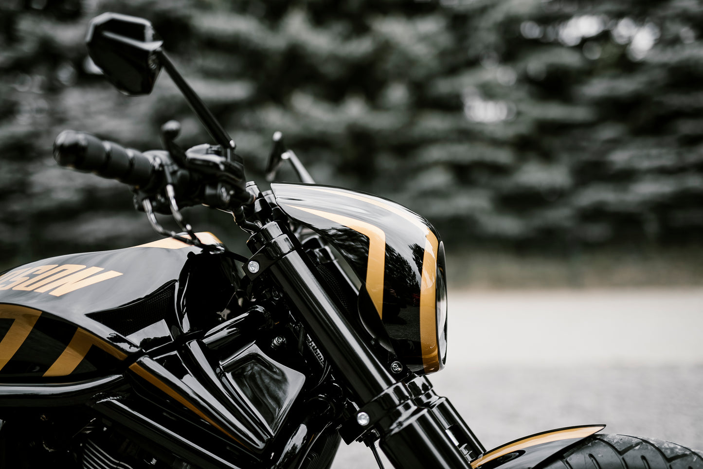 V-Rod Headlight Lowering Kit 2007-2011