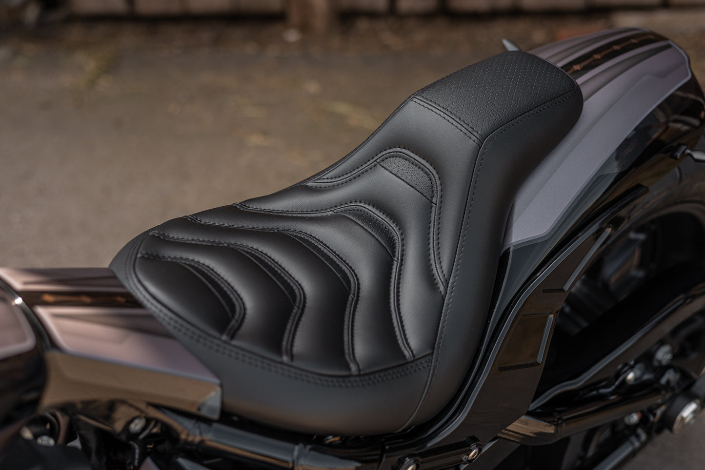 Zoomed Harley Davidson motorcycle with Killer Custom "Predator" seat