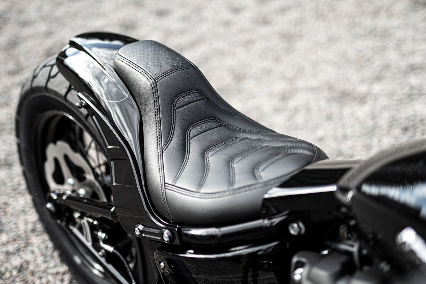 Zoomed Harley Davidson motorcycle with Killer Custom "Predator" seat