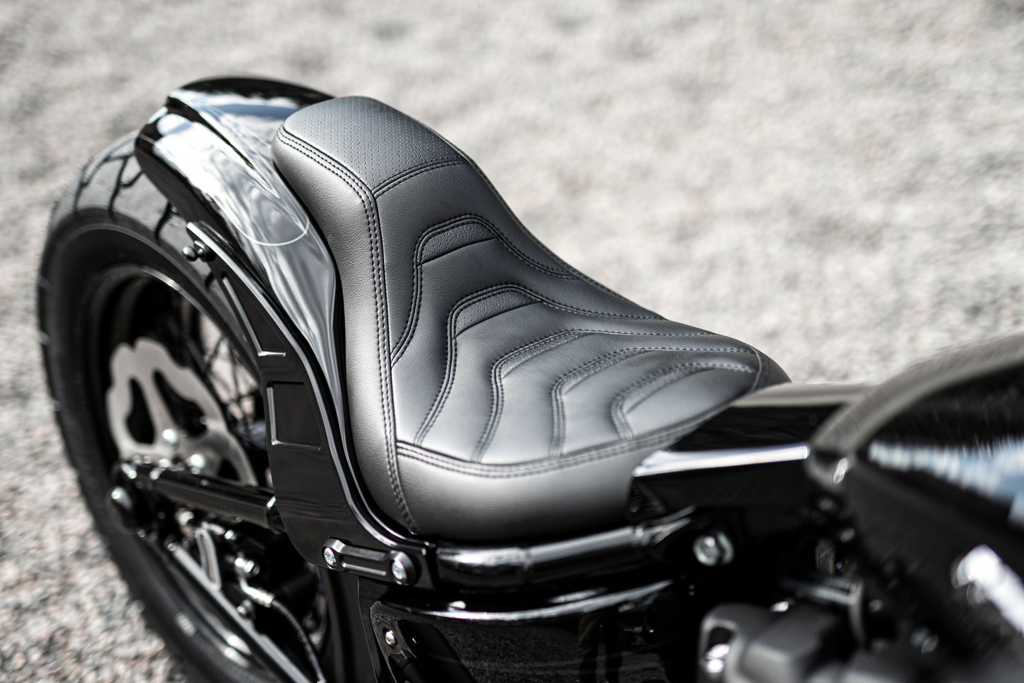 Zoomed Harley Davidson motorcycle with Killer Custom "Predator" seat 
