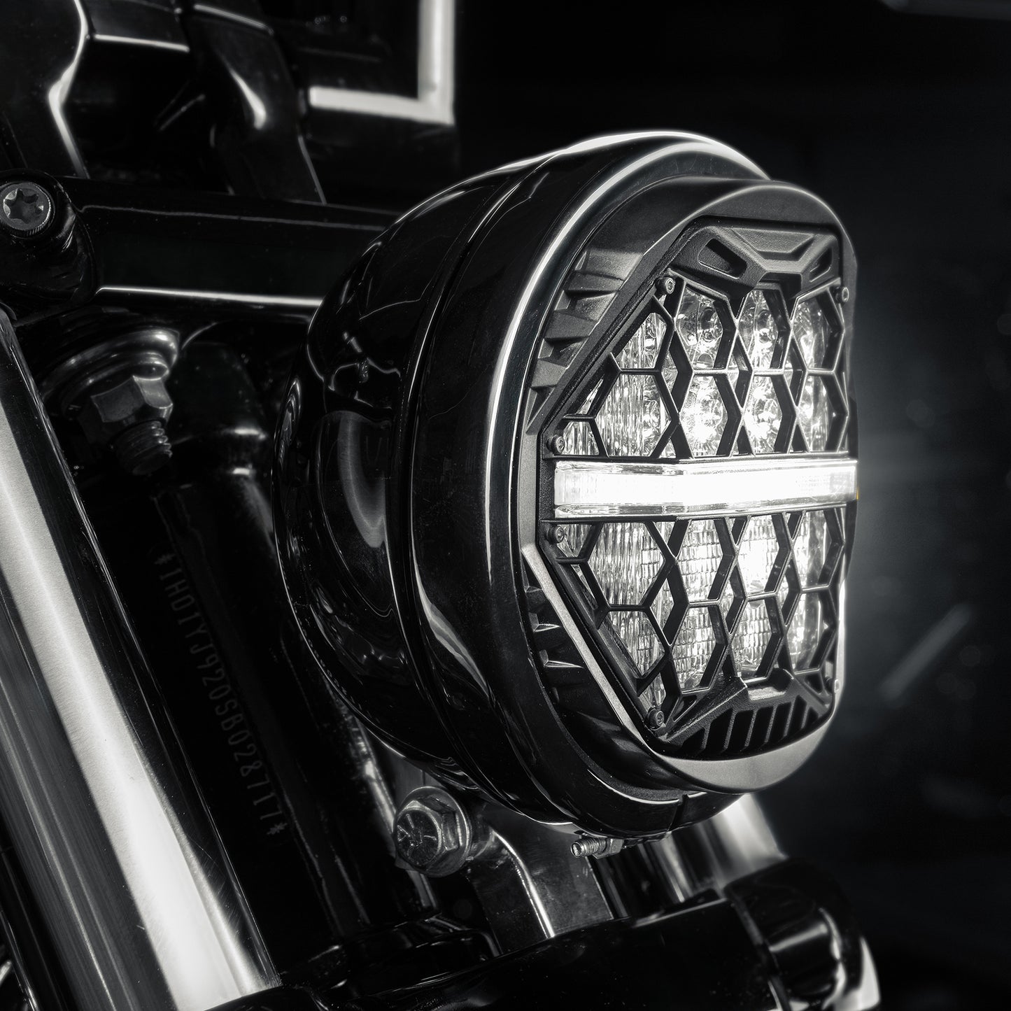 5 3/4" Honeycomb LED Headlight ECE Approved for Harley Street Bob FXBB & Breakout FXBR