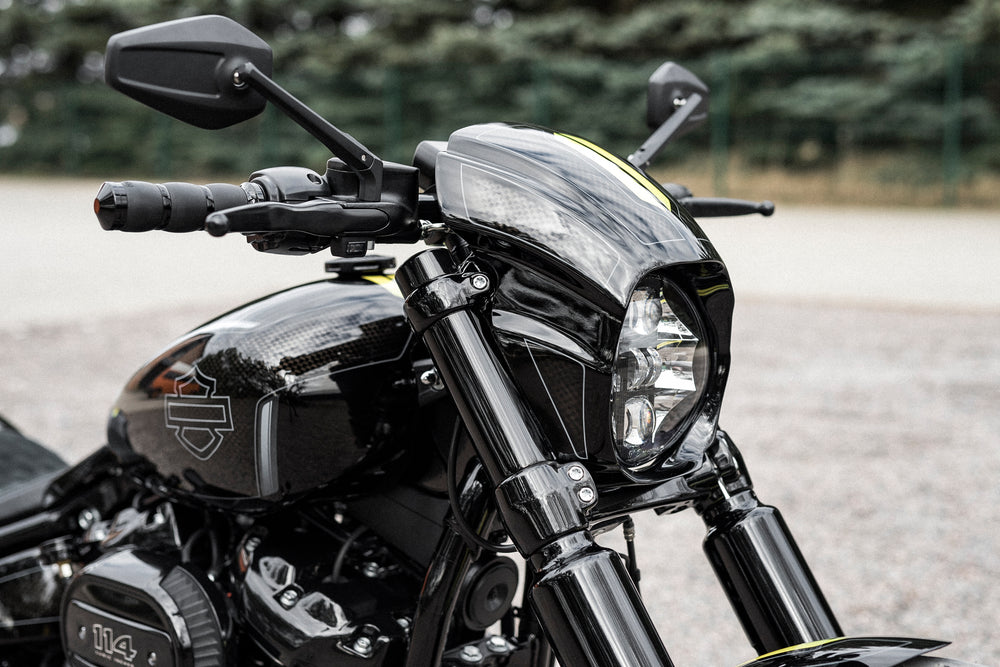 Zoomed Harley Davidson motorcycle with Killer Custom 
