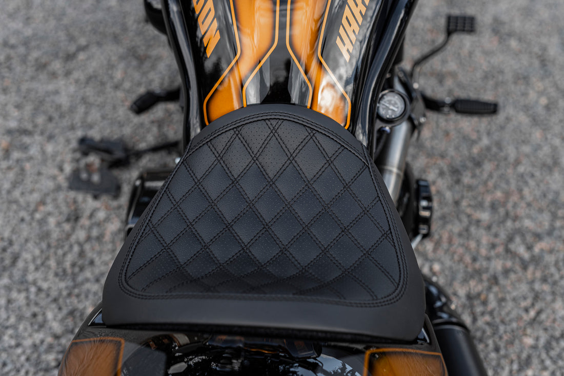 HarleyDavidson VRod Rocker Box Mounted BLACK Air Ride Pressure Gauge